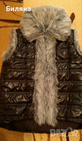 Нов дамски ватиран елек с яка от еко косъм., снимка 2 - Елеци - 38731804