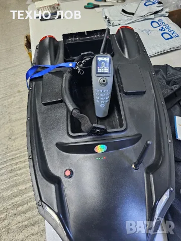 Лодка за захранка KAТАМАРАН V888

