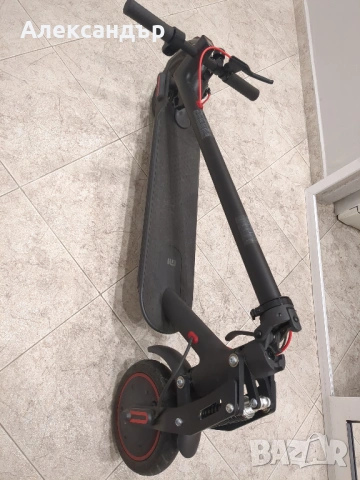 Електрическа тротинетка Xiaomi M365 Pro, снимка 4 - Друга електроника - 54315613