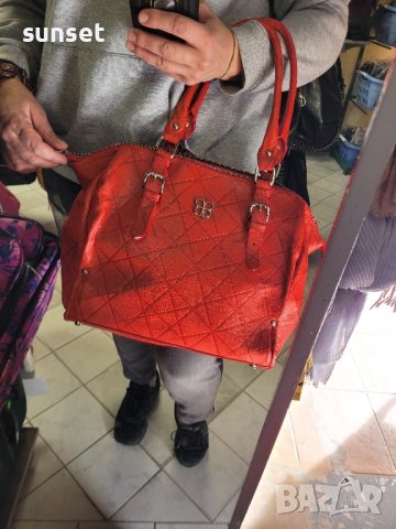 BASLER естествена кожа, голяма червена чанта, снимка 7 - Чанти - 44178550
