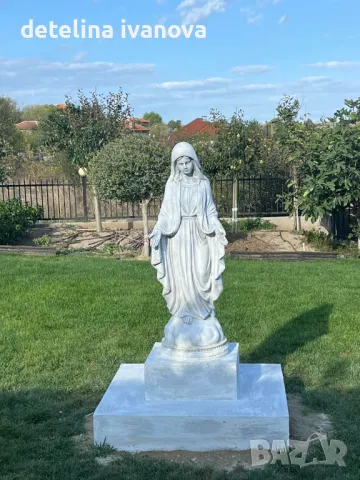 Статуя "Богородица"