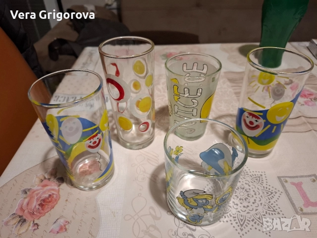 Продавам стъклени и порцеланови чаши