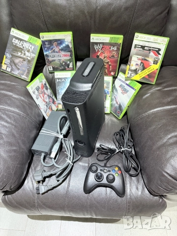 Xbox 360 с контролер и игри