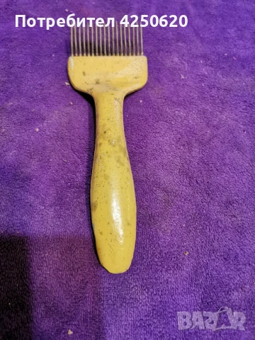 Старо -ретро метално гребенче за животни