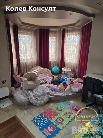 Триетажна къща гр.Харманли , снимка 3 - Къщи - 53358202