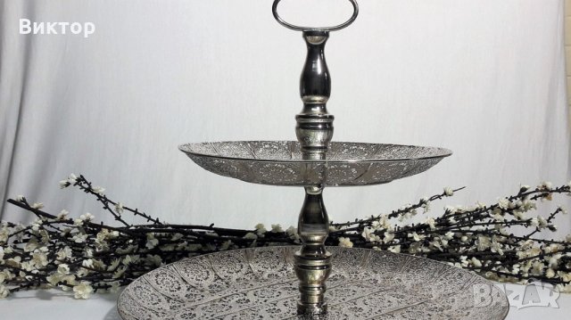 Голяма метална етежерка с две нива- 50 см