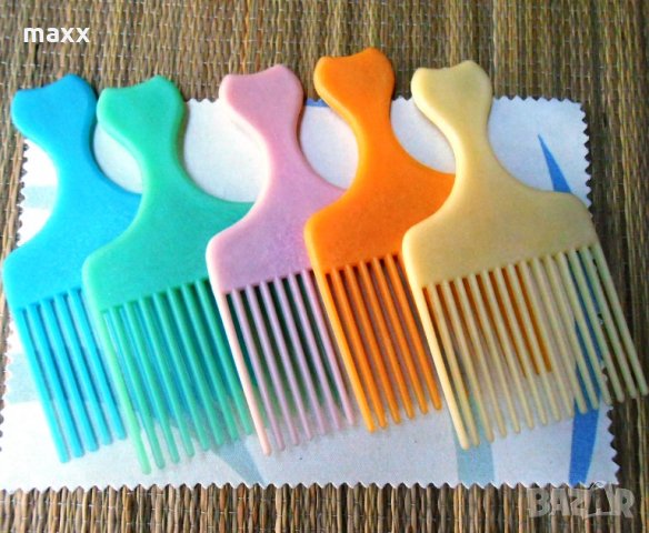 гребен пластмаса различни цветове 