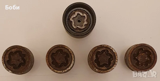 Оригинални секретни болтове Ауди 4 броя + ключ + кутия, снимка 2 - Аксесоари и консумативи - 50787961