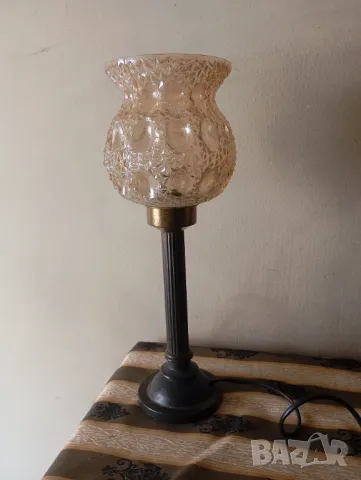 Ретро настолна лампа
