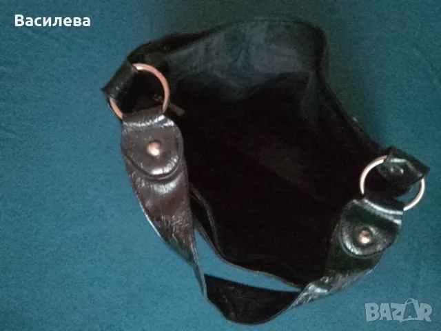 Дамска лачена чанта - черна, снимка 3 - Чанти - 56106167