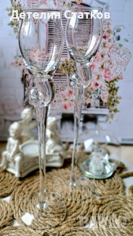 Две дизайнерски стъклени чаши
