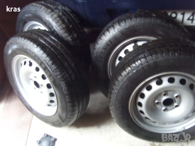 Гуми с джанти от VW Кади 15 цола