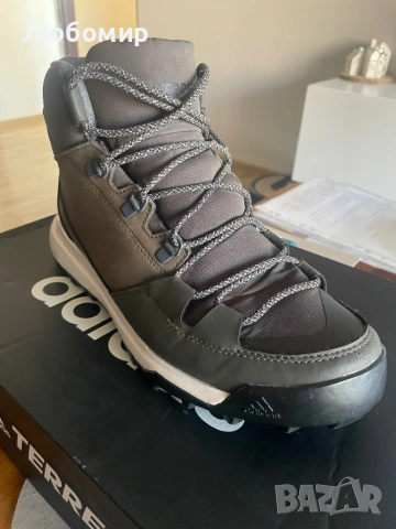Зимни туристически обувки Addidas Terrex, снимка 4 - Ежедневни обувки - 53121862