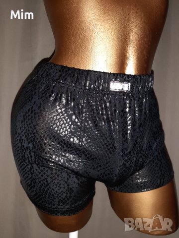 М Мъжки боксерки от кожен змийски принт