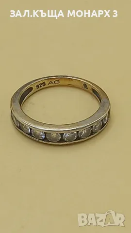 Сребърен пръстен с камъни 