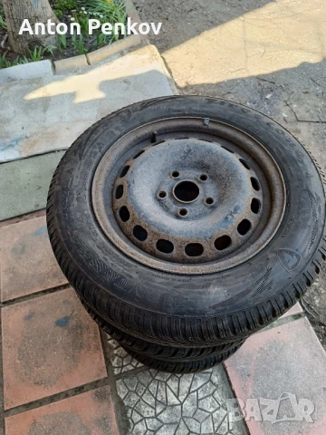 Зимни гуми с джанти 195/65/15, снимка 2 - Гуми и джанти - 54199678