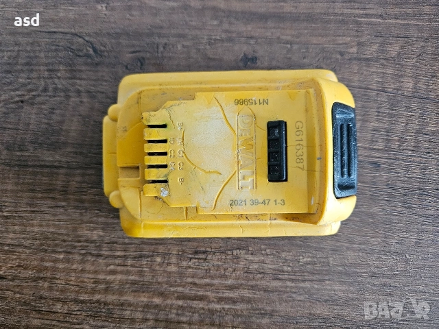 Батерия DeWALT 18V 2Ah НЕ ЗАРЕЖДА ДО КРАЙ за ремонт или за части, снимка 3 - Други инструменти - 53342706