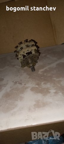 Нов галетен превкл. двоен 3 x 4 позиции, снимка 1