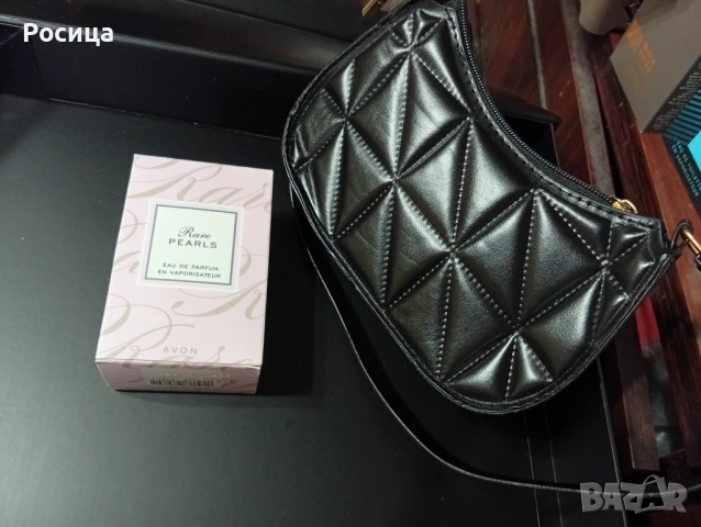 Комплект дамски парфюм раре пърлс 50 мл Ейвън и дамска чантичка.