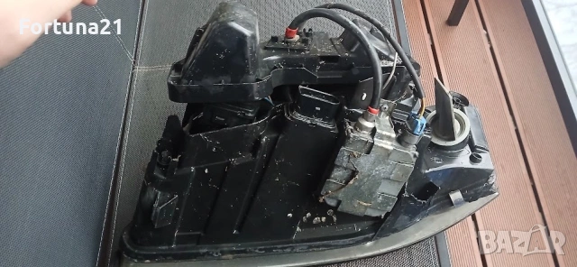 Audi A6 1998-2004 - десен фар xenon, снимка 2 - Части - 53998107