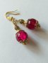 Прелестен комплект колие и обици с рубинено червени мъниста и изящни орнаменти в цвят Антично злато, снимка 7