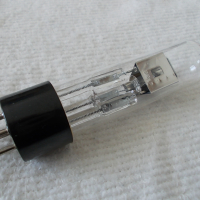 Деутериева лампа D61 NARVA, снимка 1 - Медицинска апаратура - 44793252