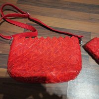 Червена чанта и протмоне , снимка 1 - Чанти - 39175333