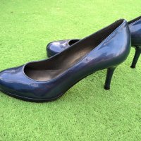 Стилни дамски лачени обувки на ток, Stuart Weitzman for Russell Bromley Bond Street London, EU 39.5, снимка 3 - Дамски обувки на ток - 31518961