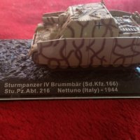 Макет на танк Strumpanzer IV Brummbar (Sd.Kfz.166), снимка 1 - Колекции - 35287460