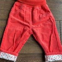 Нови красиви джинси за 3-6 месеца, снимка 2 - Панталони и долнища за бебе - 31952845