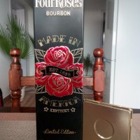 Продавам оригинална,метална кутия от уиски Four Roses--BOURBON.Лимитирана серия., снимка 1 - Колекции - 40225959