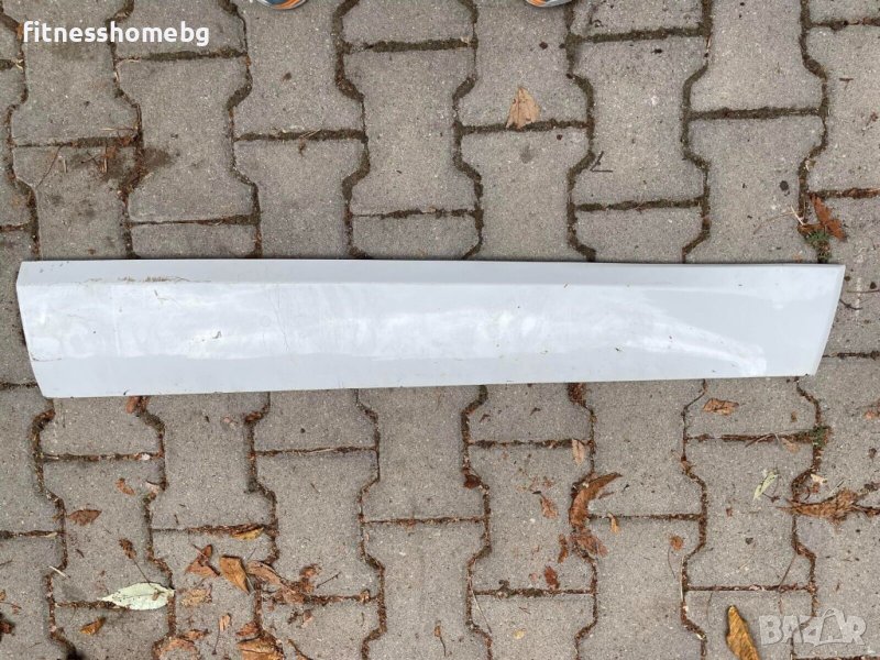 Лайсна на предната врата, ДЯСНА 6VX66RXFAC CHEROKEE KL 2014- ДОЛНА ЛАЙСНА НА СТРАНИЧНАТА ВРАТА, снимка 1