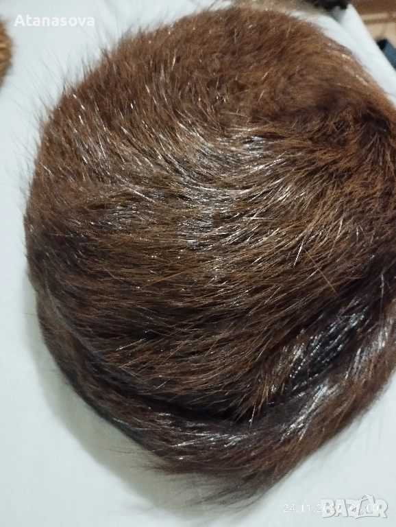 Продавам шапка от естествена кожа с яка, снимка 1