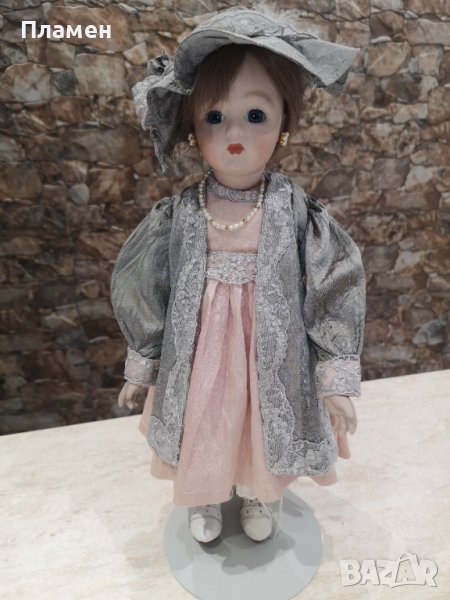 Прекрасна стара кукла порцелан , снимка 1