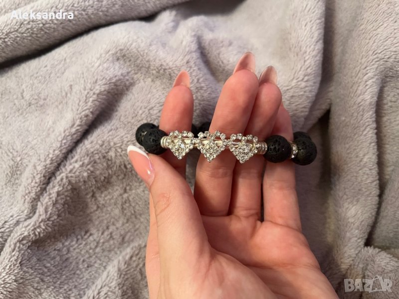 Гривна от вулканични камъни, снимка 1