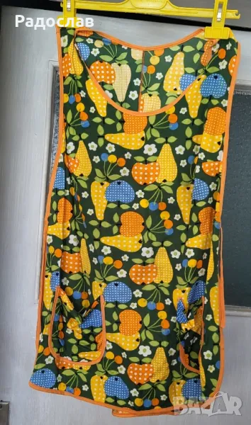 Продавам таблие престилка с шарки зелена
с 2 джоба , снимка 1