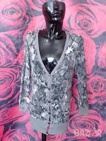 Светло сива памучна жилетка Змийски принт С/М