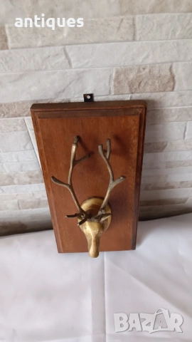 Месингова глава на елен с дървен постамент - 25/13см, снимка 4 - Антикварни и старинни предмети - 53082800