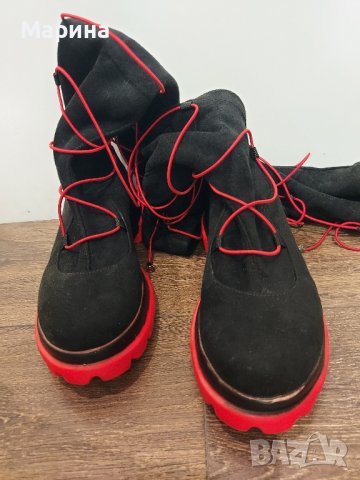 Дамски чизми с връзки