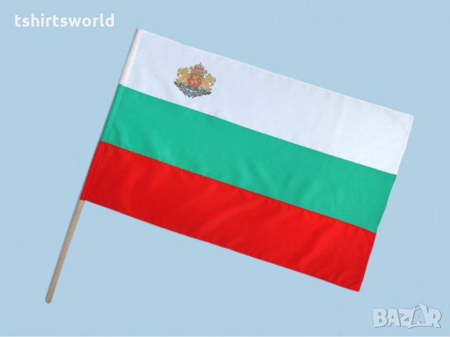 Българско знаме с герб 45х75см, снимка 1 - Български сувенири - 31865399