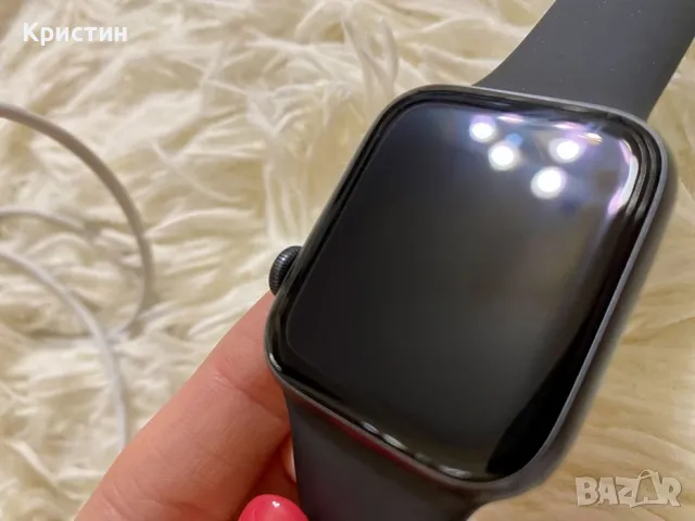 Apple watch Series 4 4mm Space Gray, снимка 4 - Смарт гривни - 48598987