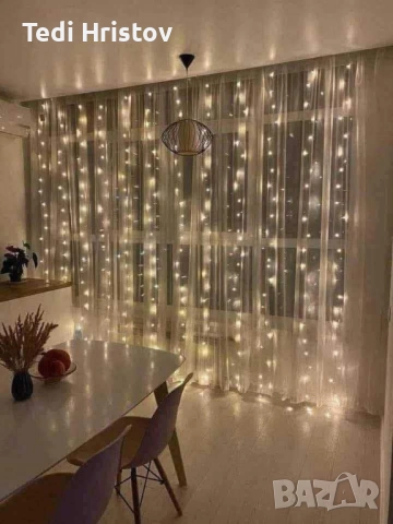 Коледни лампички с 300Led лампи 3 метра на 3 метра ,коледна завеса с дистанционно. 