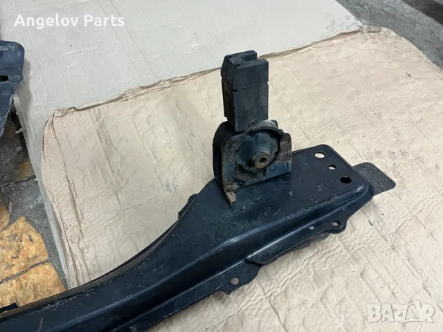 Гредата под двигателя за Toyota Corolla Verso 2.0 D-4D 2003 г., снимка 3 - Части - 48044648