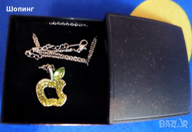 Колие Ябълка от бяло злато и Сваровски кристали, снимка 3 - Колиета, медальони, синджири - 31484452