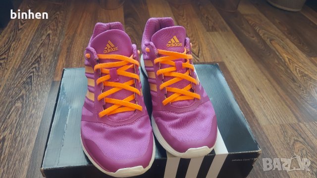 Дамски маратонки Adidas 40 номер, снимка 2 - Маратонки - 34296473