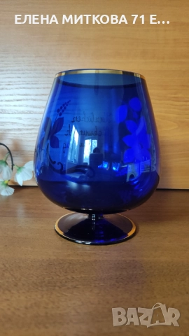 Прекрасна чаша Бохемия или Мурано-ръчно декорирана с 3Д цветя и злато, снимка 8 - Чаши - 52542151