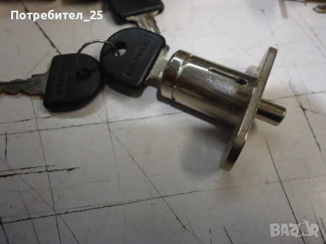 Патрони за брави за витрини, снимка 4 - Секции и витрини - 52437633