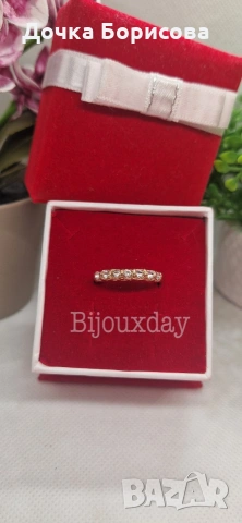 ПРЪСТЕН „БЛЕСТЯЩА РЕДИЦА“ – дискретен лукс!