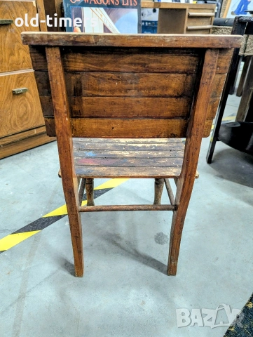 Винтидж комплект: Автентично малко столче и занаятчийска табуретка (1930-1950г.), снимка 5 - Антикварни и старинни предмети - 53277221