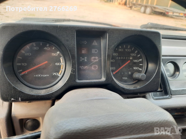 Isuzu Trooper 2.3 бензин, снимка 5 - Автомобили и джипове - 44926287